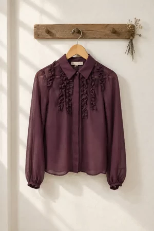 Blusa semitransparente burdeos con minivolantes